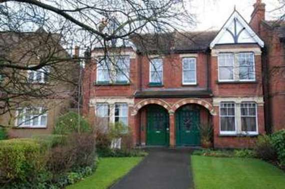 2 bedroom Maisonette...